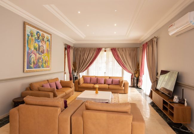 gUST-HOUSE-1--1-(12)