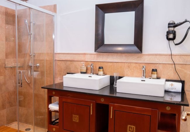 gUST-HOUSE-1--1-(22)