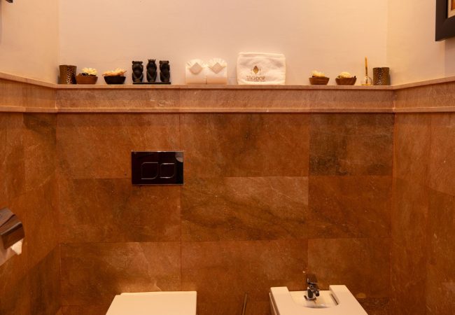 gUST-HOUSE-1--1-(27)